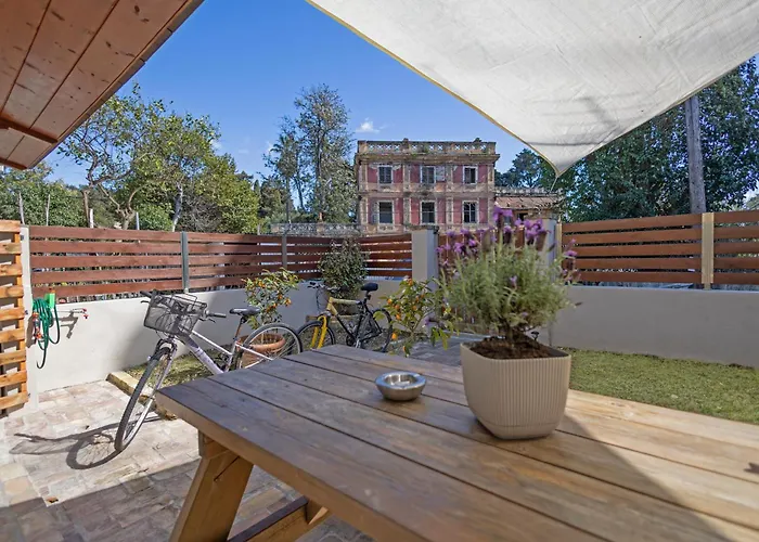 Folea @ Corfu Town! * Corfu (city)